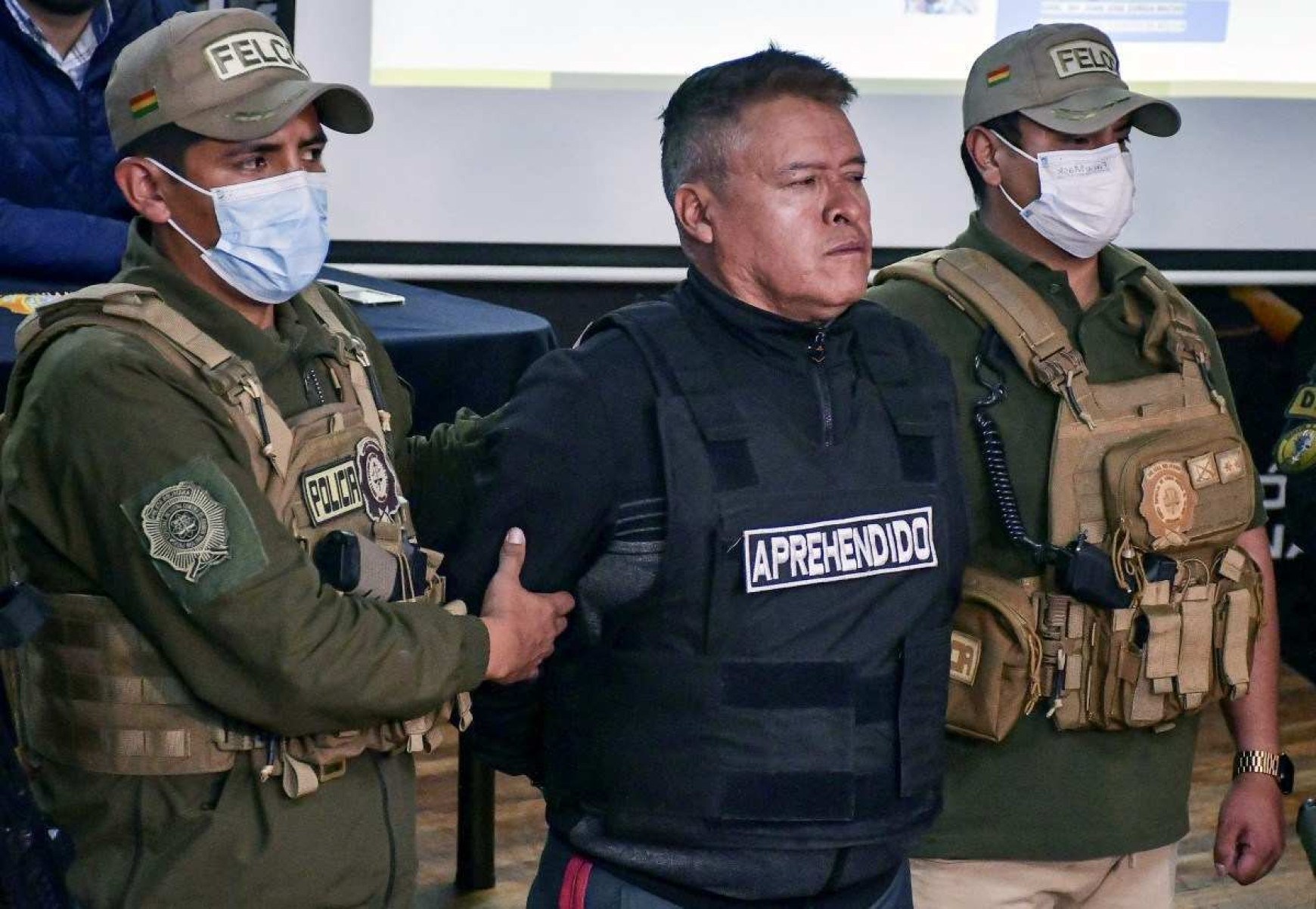 Governo prende 17 pessoas após golpe fracassado 