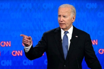  US President Joe Biden speaks as he participates in the first presidential debate of the 2024 elections with former US President and Republican presidential candidate Donald Trump at CNN's studios in Atlanta, Georgia, on June 27, 2024. (Photo by ANDREW CABALLERO-REYNOLDS / AFP)
       -  (crédito:  AFP)