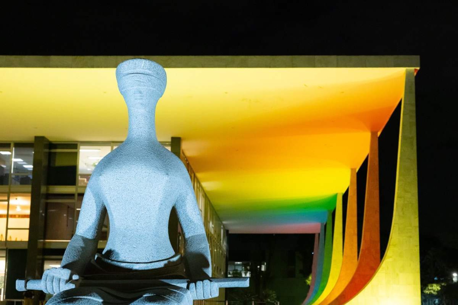 Dia do Orgulho LGBT: veja quais prédios receberão iluminação especial em Brasília