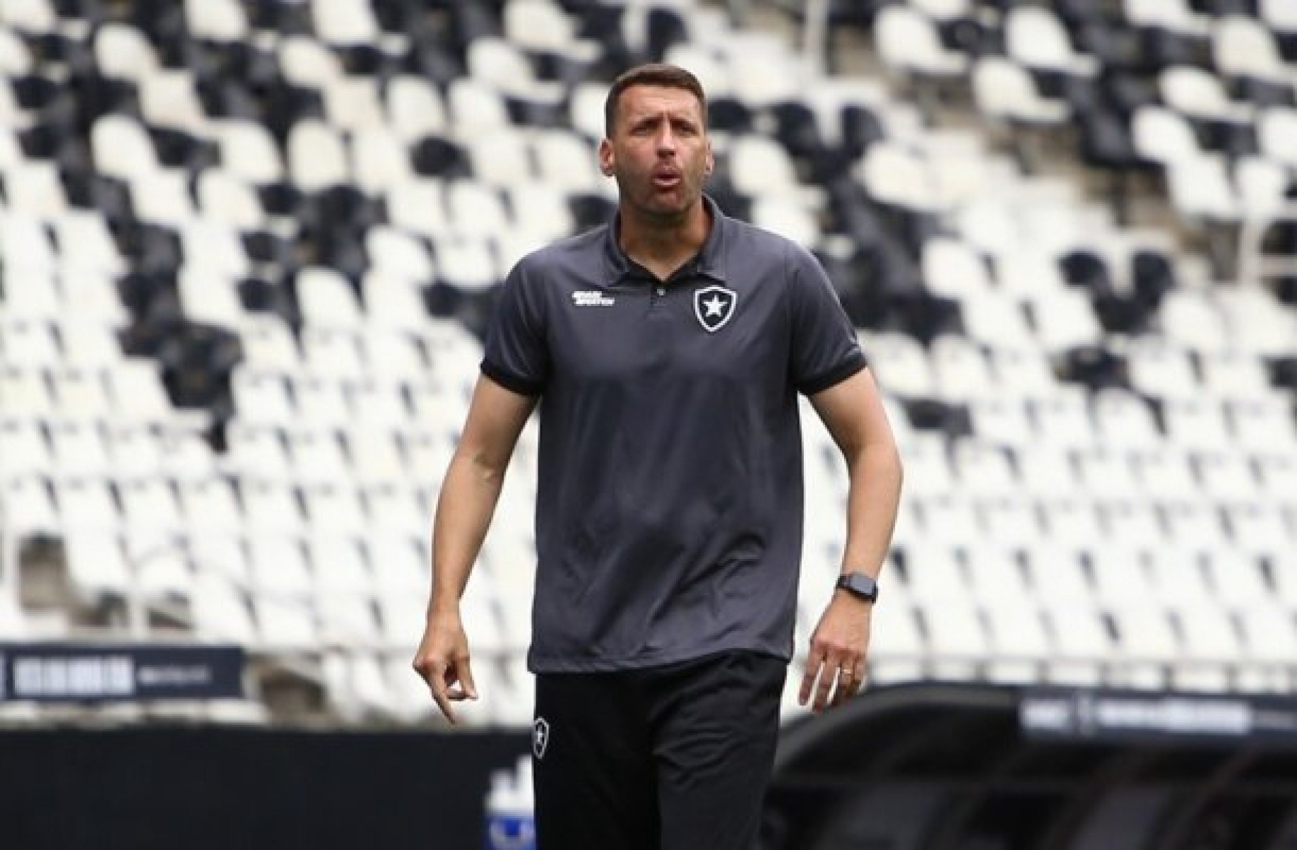 Botafogo anuncia saída de Eduardo Oliveira do Sub-20