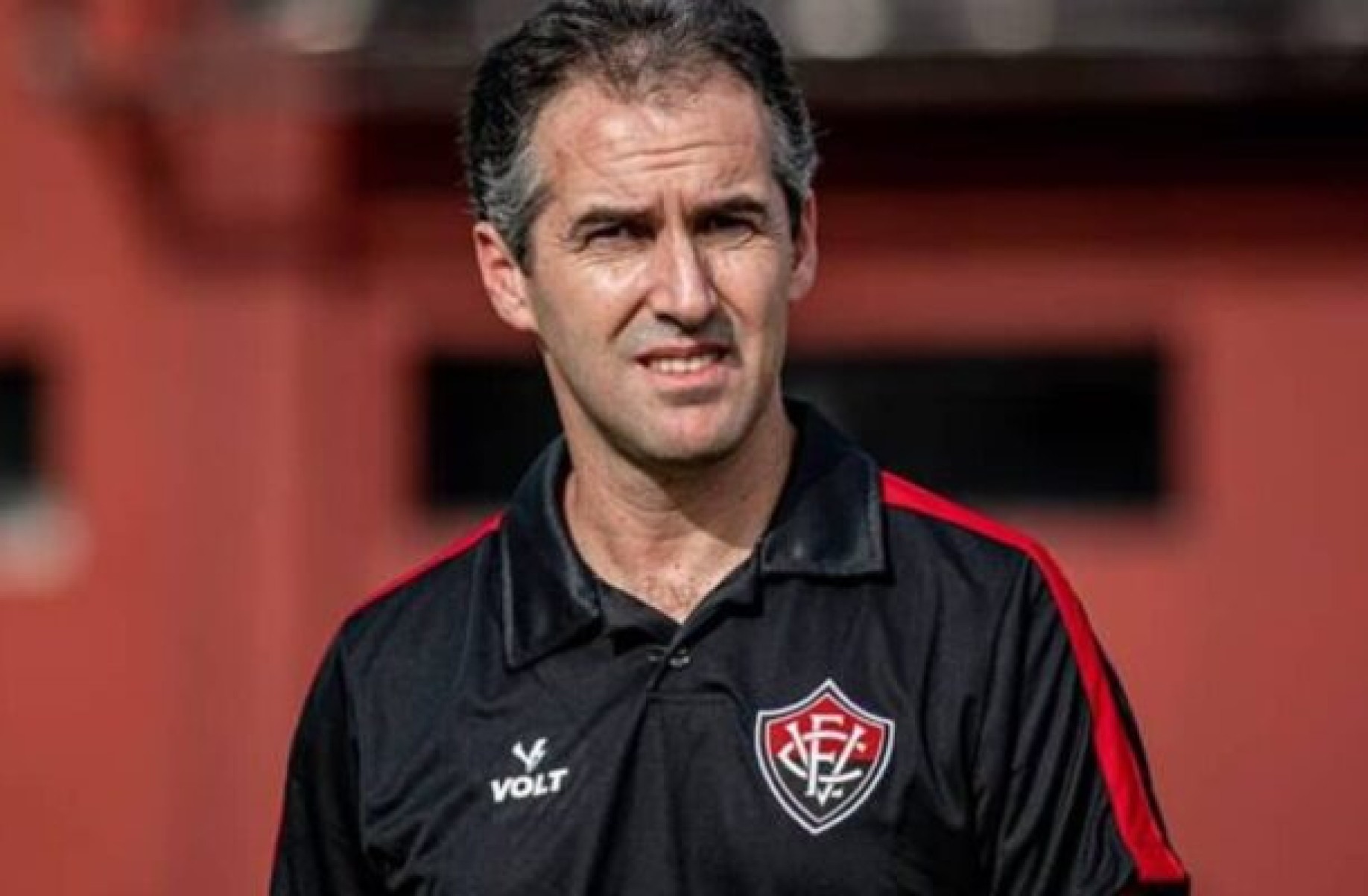 Ceará acerta contratação do técnico Léo Condé, ex-Vitória