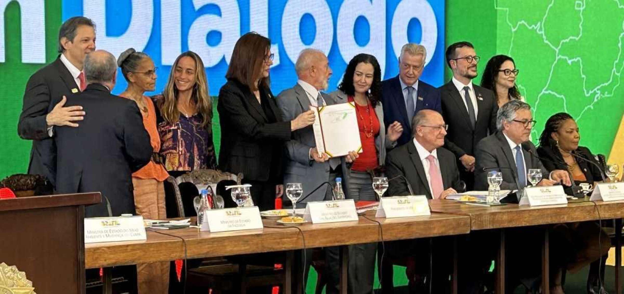 Lula assina decreto que institui estratégia da economia circular