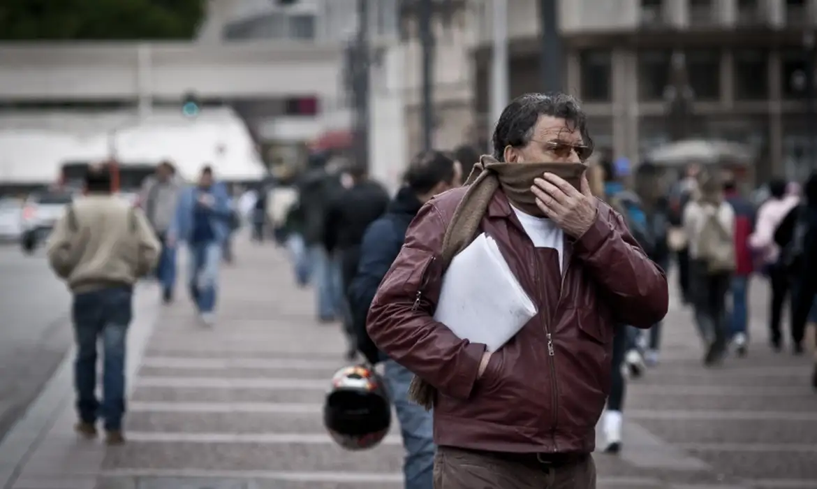 Sul do país deve ter frio intenso e geada no fim de semana -  (crédito: EBC)