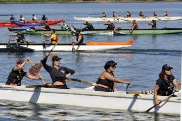 Lago Paranoá é o berço da canoa havaiana no Distrito Federal  -  (crédito: Minervino Júnior/CB/D.A Press)