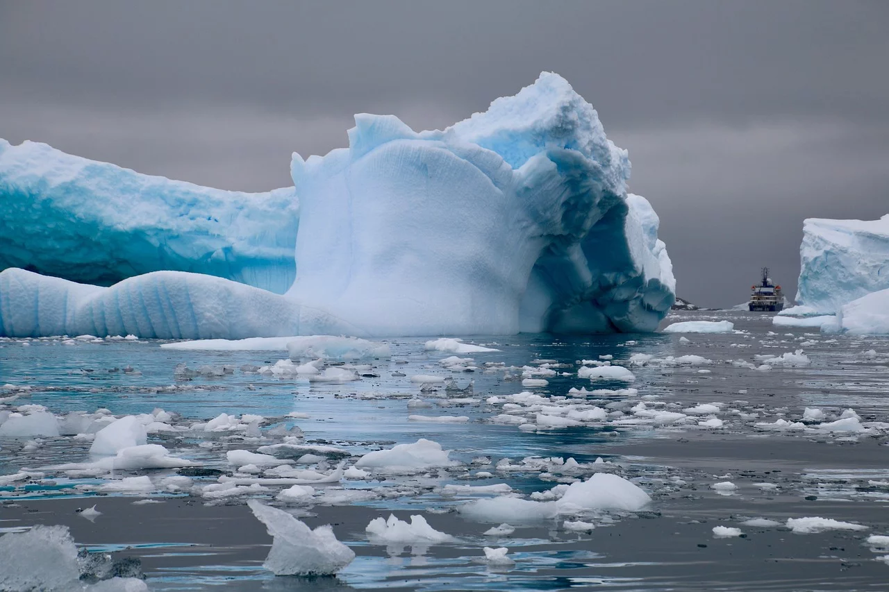 Segundo o estudo, mesmo se o planeta conseguir alcançar a meta de zerar as emissões de CO2 em meados da década de 2050, há 99% de chance que o planeta ultrapasse a média de aquecimento de 1,5ºC
 -  (crédito: Imagem de Sarah N por Pixabay )