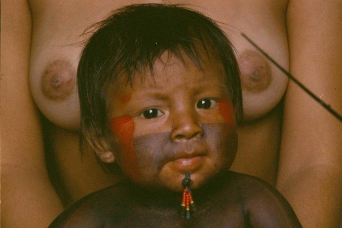 Fotos da fotógrafa Regina Santos na exposição Amazônidas