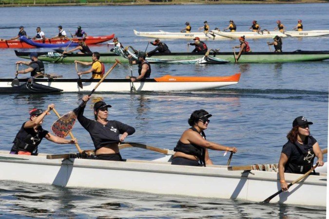 Lago Paranoá é o berço da canoa havaiana no Distrito Federal - (crédito: Minervino Júnior/CB/D.A Press) Lago Paranoá é o berço da canoa havaiana no Distrito Federal - (crédito: Minervino Júnior/CB/D.A Press)