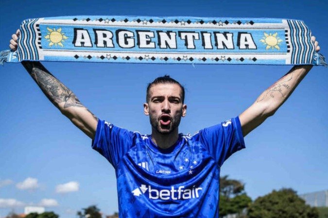 Lautaro foi anunciado pelo Cruzeiro -  (crédito: Foto: Gustavo Aleixo/Cruzeiro)