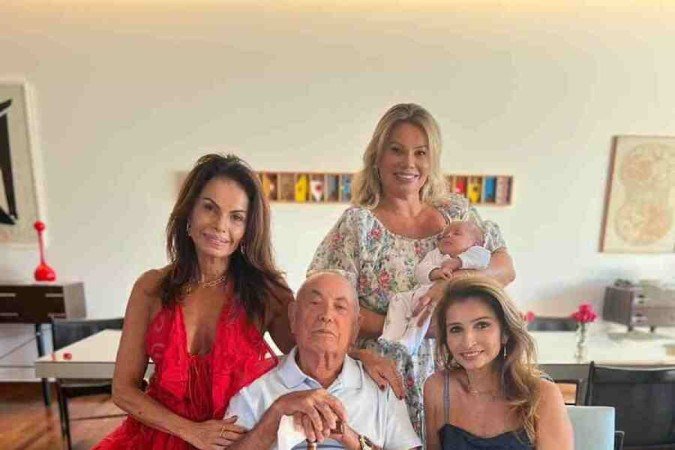 Valença (centro) se empenhou nos negócios e pela união familiar