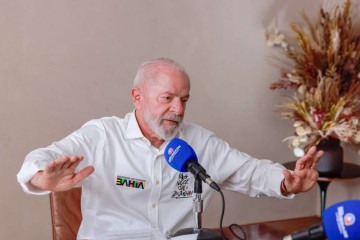 O presidente Lula em entrevista a uma rádio baiana: 'É um absurdo. Obviamente que me preocupa essa subida do dólar. É uma especulação' -  (crédito: Ricardo Stuckert/PR)