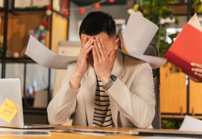 A Síndrome de Burnout, também conhecida como Síndrome do Esgotamento Profissional, é um distúrbio emocional que se origina do excesso de estresse crônico no ambiente de trabalho. -  (crédito: ANTONI SHKRABA production pexels)