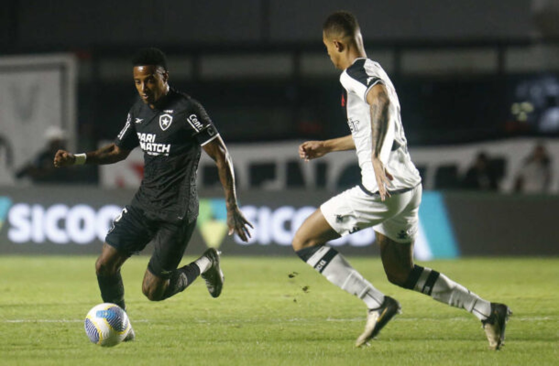 Botafogo pede punição à arbitragem de jogo contra o Vasco