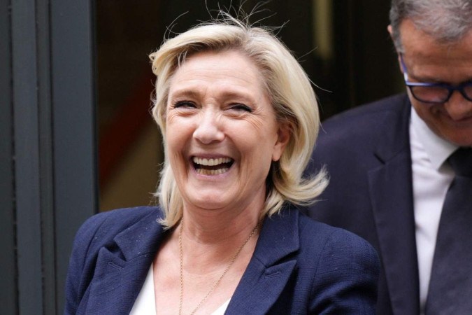 A líder de extrema direita Marine Le Pen afirmou neste domingo (7) que a vitória do Reagrupamento Nacional (RN) 