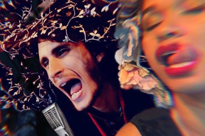 T.R.I.N.T.A
Direção: André Amaro. Com  Vanessa di Farias, Raquel Aló e Claudio Lago.
