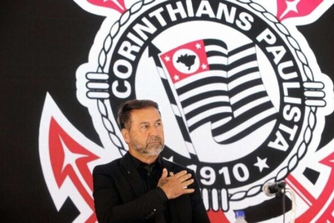 Augusto Melo, presidente do Corinthians, busca um novo técnico para o clube -  (crédito: Foto: Jose Manoel Idalgo/Corinthians )