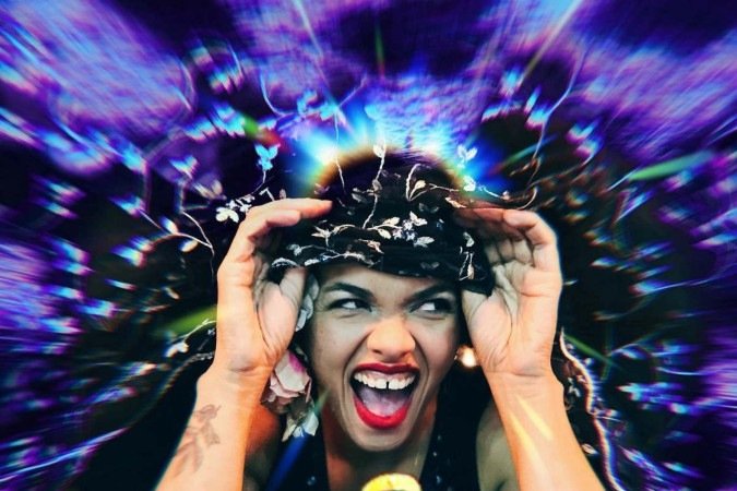 T.R.I.N.T.A
Direção: André Amaro. Com  Vanessa di Farias, Raquel Aló e Claudio Lago.
