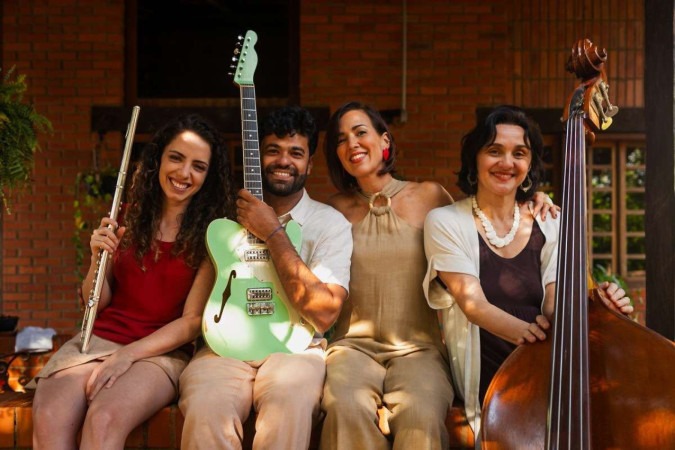 Show Estradar
Com JOana Duah (voz), Lula Galvão (violão), Paula Zimbres (baixo), Thanise Silva (flauta) e Rodrigo Bezerra (guitarra).
 -  (crédito: Renata Samarco)