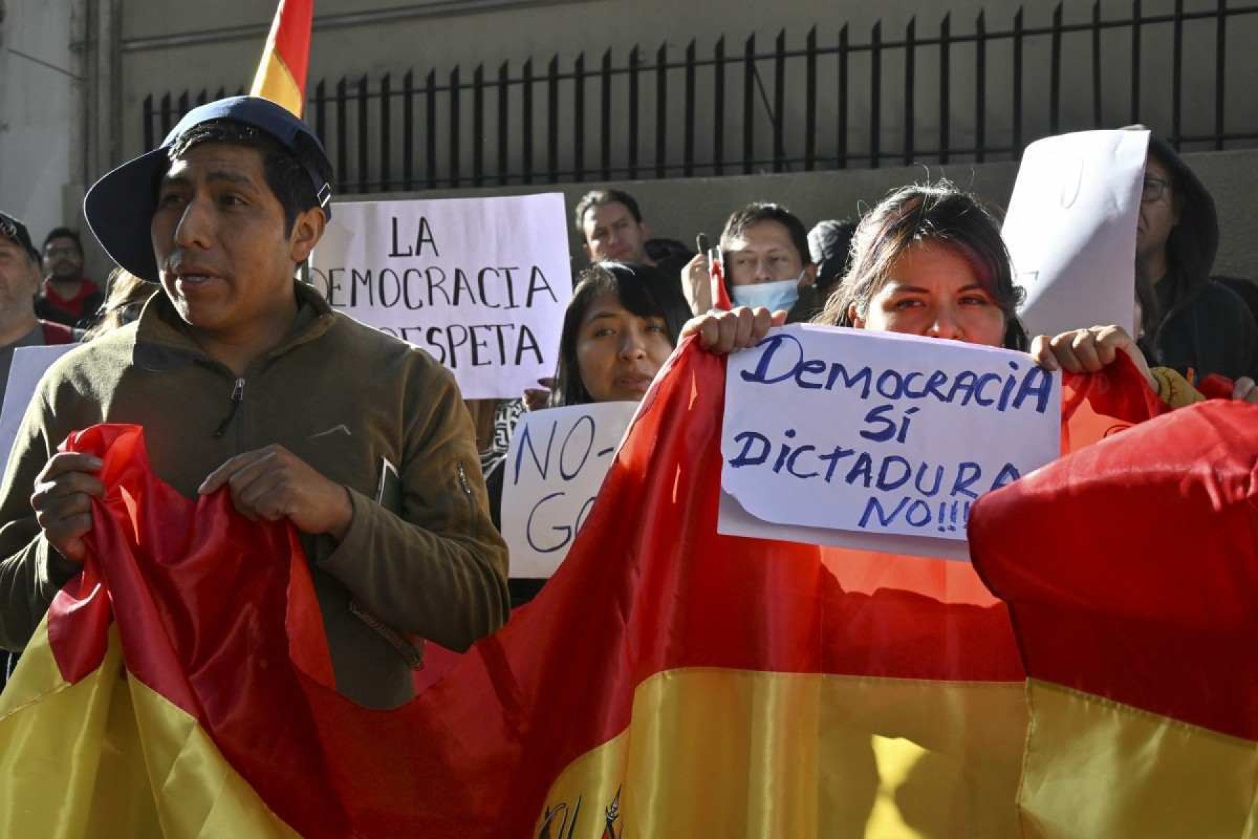 Bolívia convoca embaixador após Argentina negar tentativa de golpe