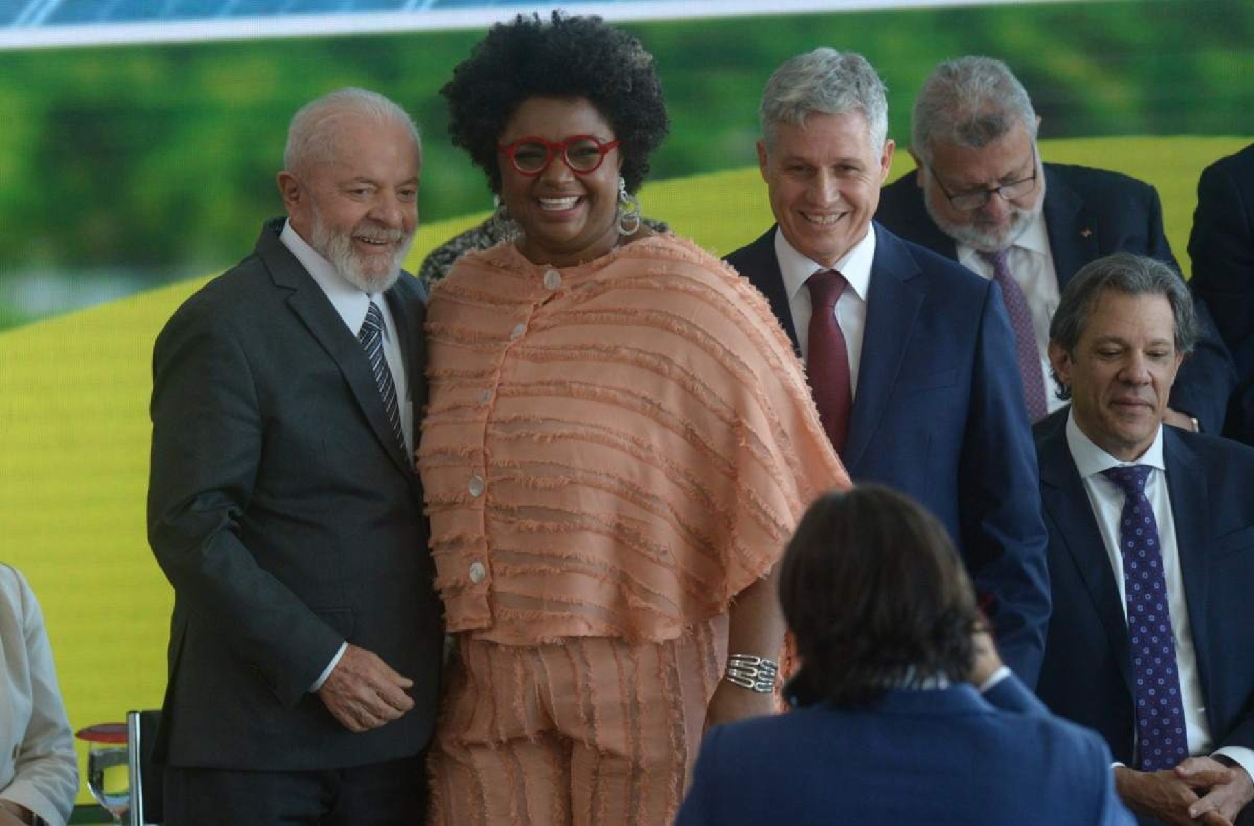 Ellen Oléria se apresenta no Planalto com Hino Nacional Brasileiro