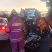 Acidente entre carro e moto no Eixo Monumental deixa uma pessoa ferida 
 -  (crédito: CBMDF)
