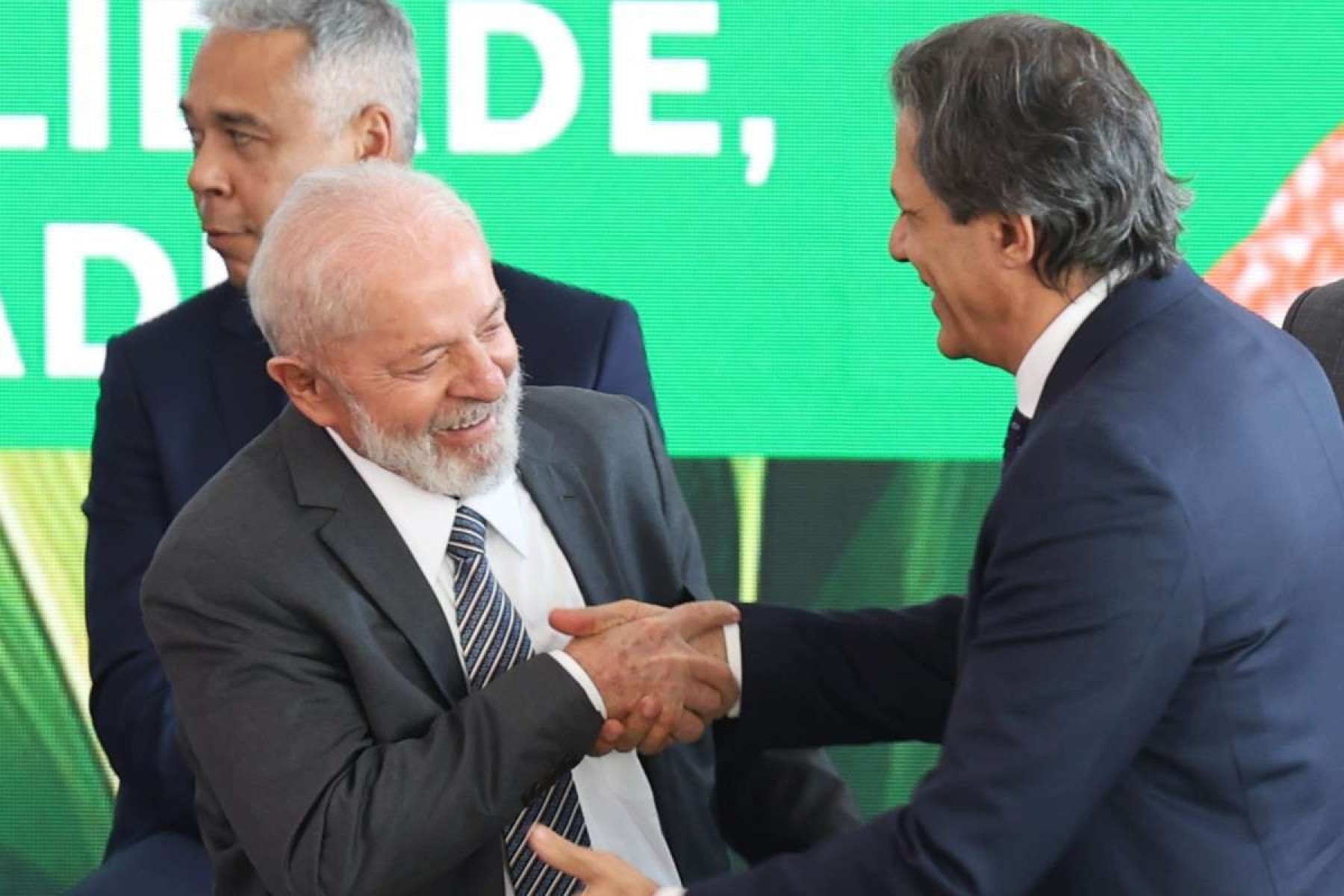 Lula determinou corte de R$ 25,9 bi e cumprimento do arcabouço, diz Haddad