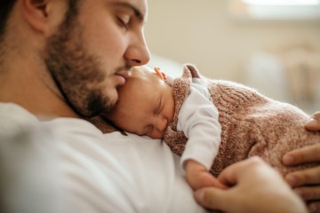Mulheres na Suécia voltam ao trabalho enquanto os homens ficam em casa com o bebê -  (crédito: Getty Images)