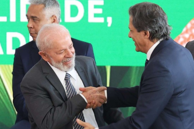 O presidente Lula e o ministro da Fazenda, Fernando Haddad, durante cerimônia de lançamento do Plano Safra 2024/2025.     -  (crédito:  Valter Campanato/Agência Brasil)