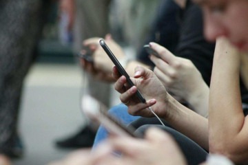 Apagão global: por que celulares não foram afetados? - Robin Worrall/Unspash/Reprodução
