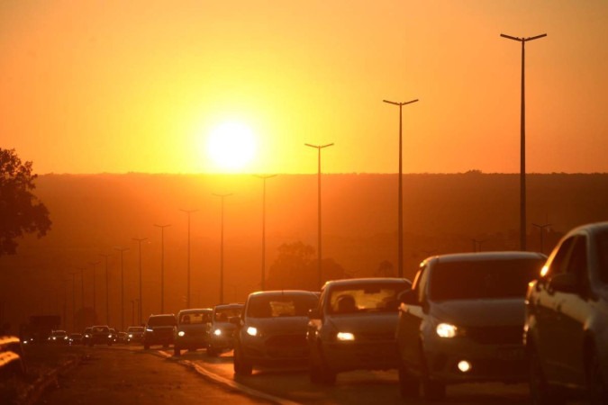 Bom dia, Brasília! Tarde será de calor e baixa umidade -  (crédito: Ed Alves/CB                               )