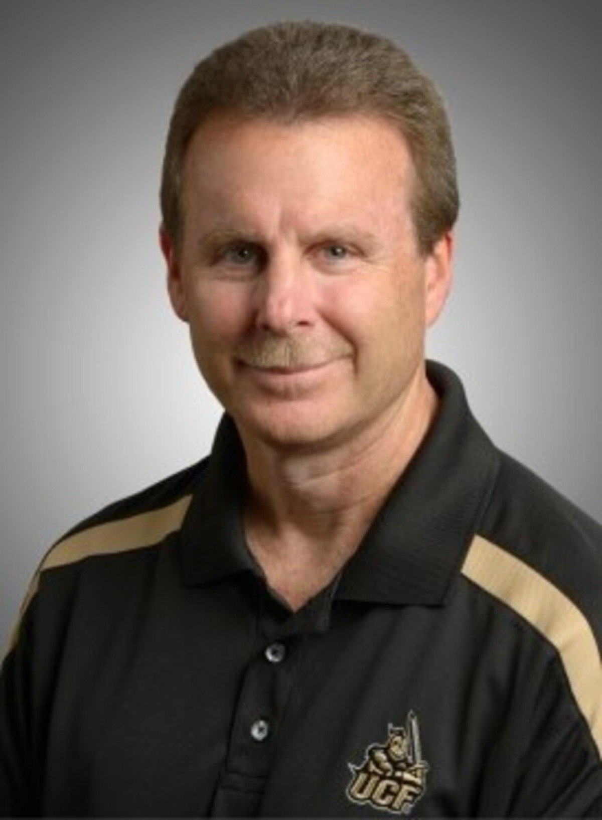 Aubrey Jewett, vice-diretor da Faculdade de Pol&iacute;tica, Seguran&ccedil;a e Assuntos Internacionais da Universidade da Fl&oacute;rida Central