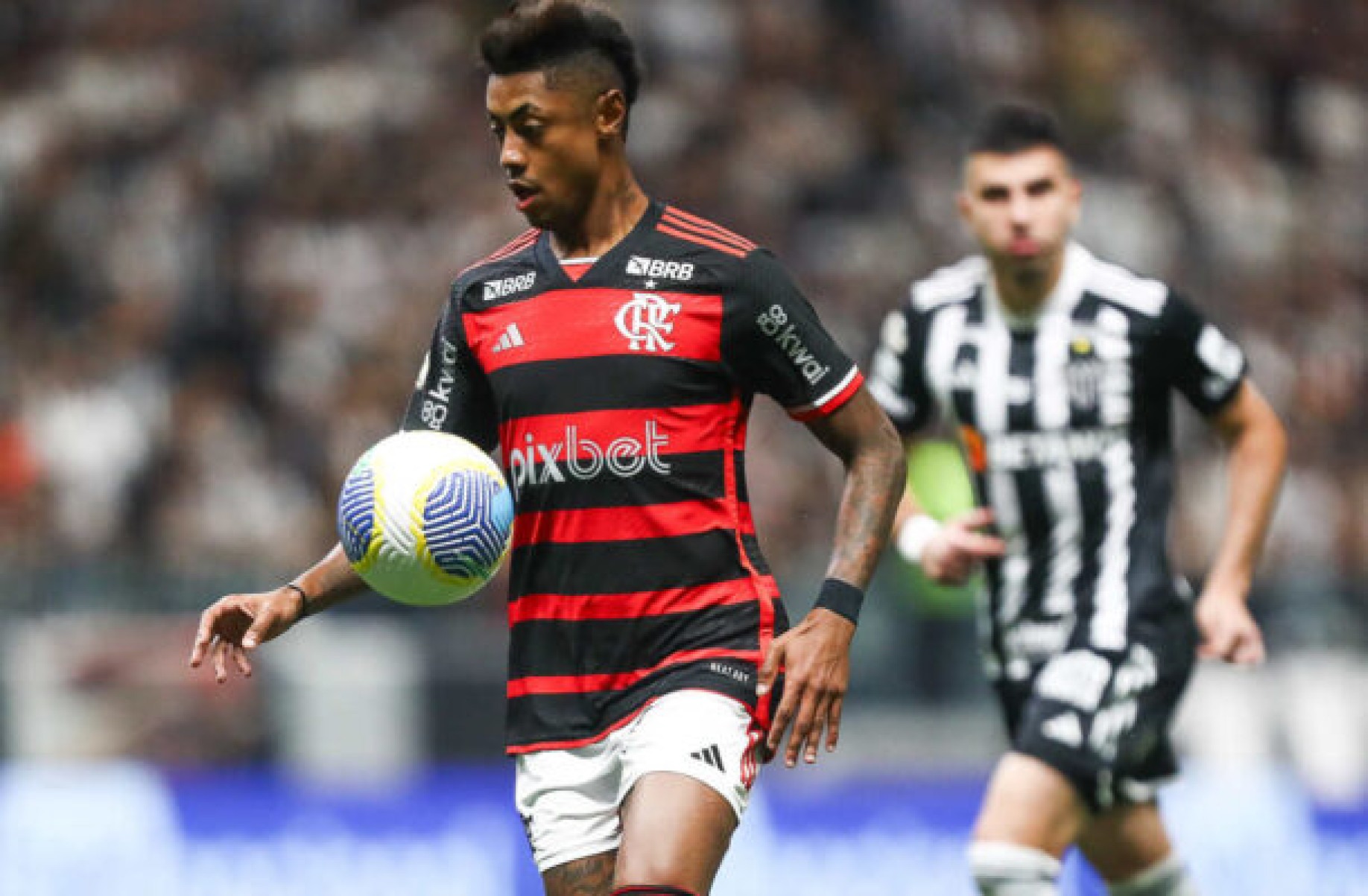 Bruno Henrique marca dois gols no mesmo jogo após quase três anos