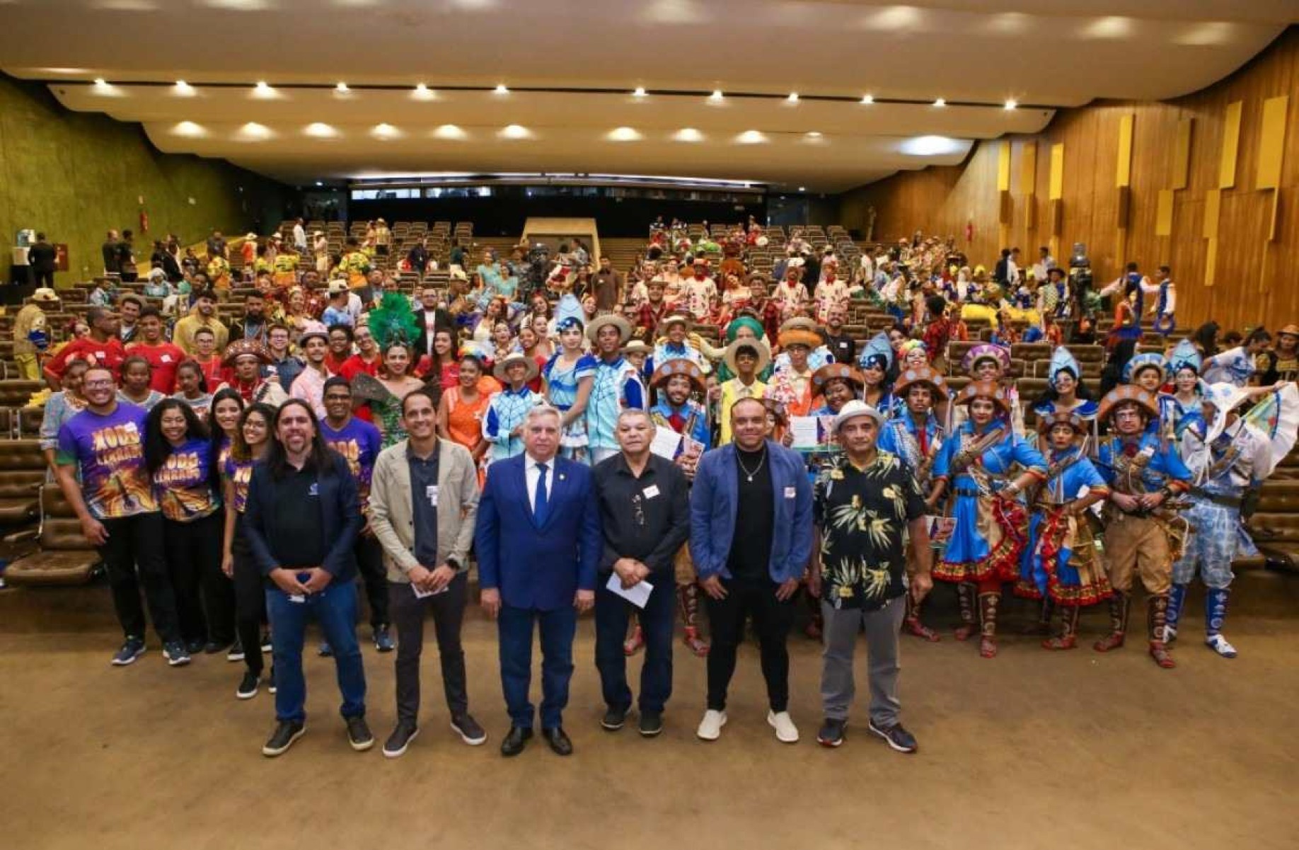 Quadrilhas juninas são homenageadas no Senado Federal. 