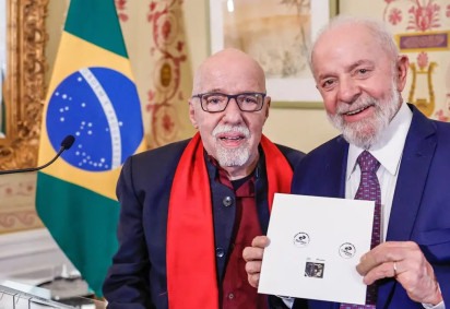 O escritor Paulo Coelho ganhou uma homenagem pelos 35 anos de publicação do seu livro 