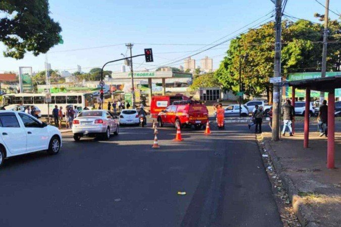 Segundo o CBMMG, a morte foi declarada no local do acidente - (crédito: Divulgação / CBMMG) Segundo o CBMMG, a morte foi declarada no local do acidente - (crédito: Divulgação / CBMMG)