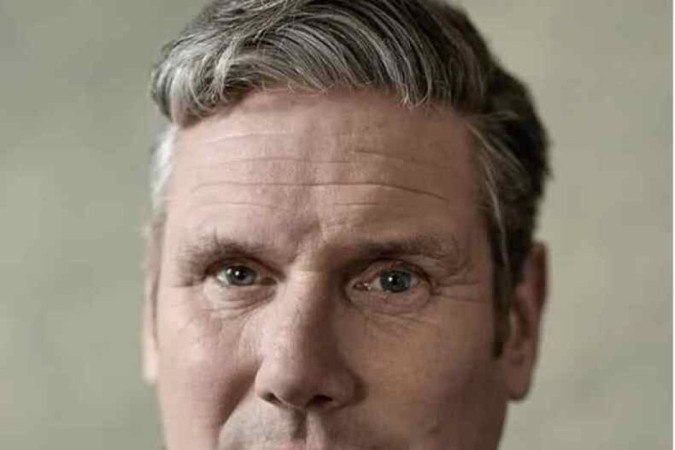 Capa do livro Keir Starmer – A biografia, de Tom Baldwin 