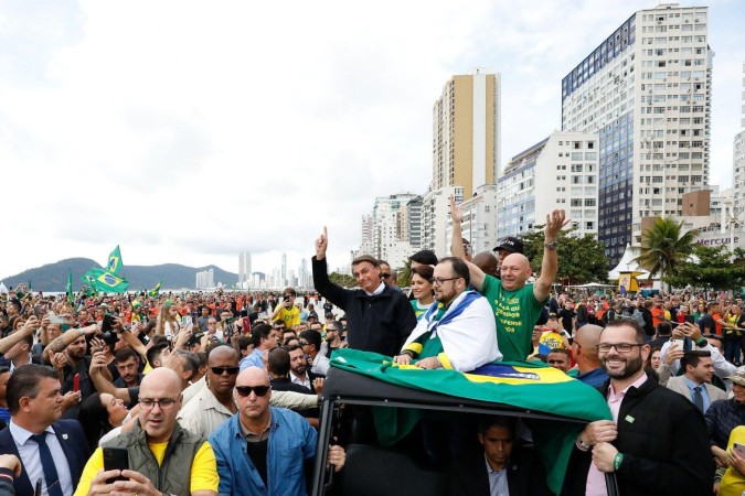 Prédios mais altos do Brasil estão em Balneário Camboriú. À esquerda, as torres do Yatch House, onde o jogador Neymar adquiriu uma cobertura -  (crédito: Getty Images)