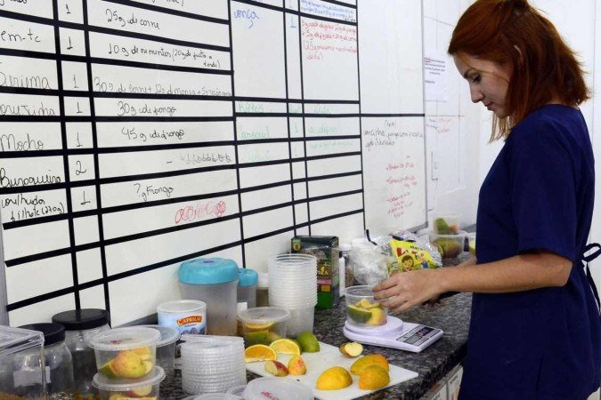 A alimentação dos bichos também é pensada por especialistas 