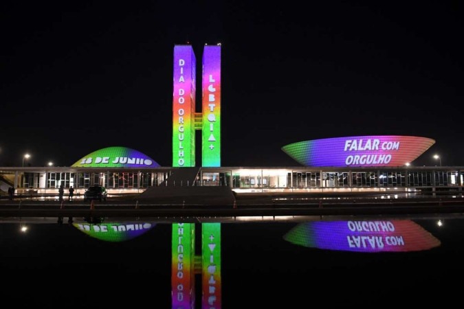  Congresso Nacional recebeu iluminação especial na celebração do Dia Internacional do Orgulho LGBTQIAP+, em 28 de junho de 2024. -  (crédito: Jonas Pereira/Agência Senado)