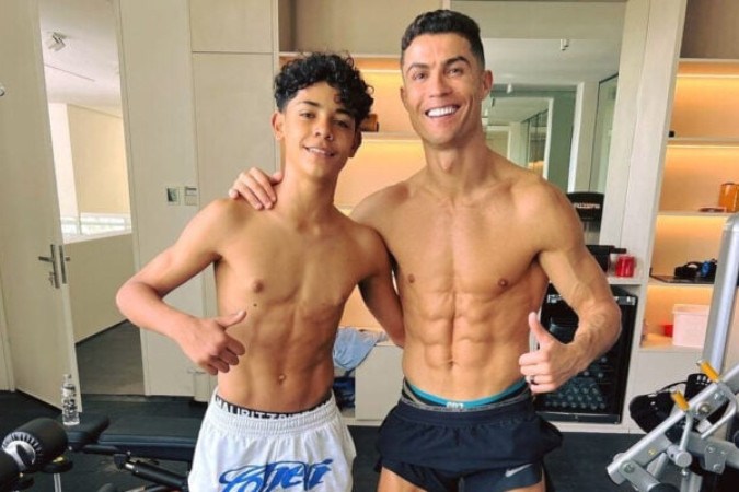 Cristiano Ronaldo ainda sonha em jogar com o filho -  (crédito: Foto: Instagram @cristiano)