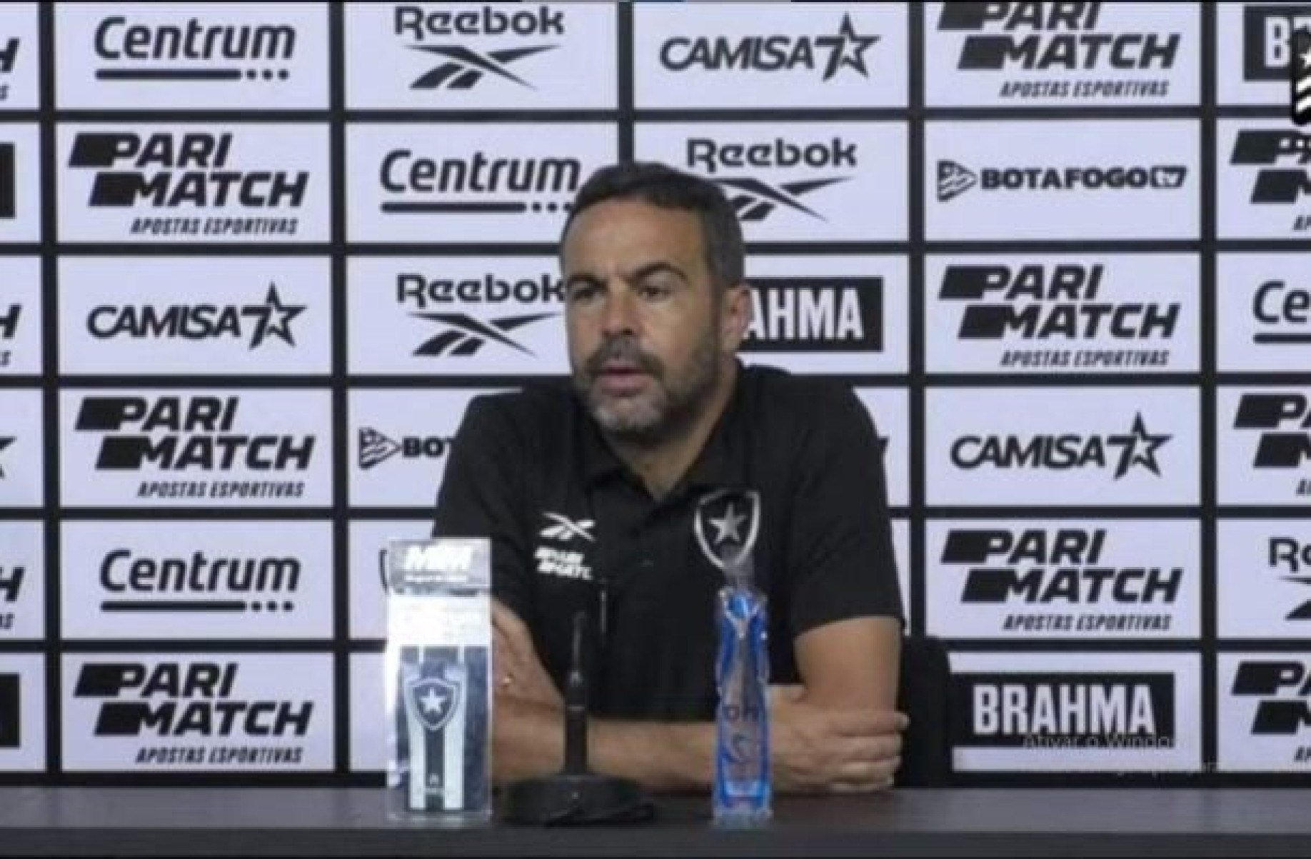 Artur Jorge está orgulhoso da campanha do Botafogo no Brasileirão  -  (crédito: Foto: Reprodução/Youtube Botafogo TV)