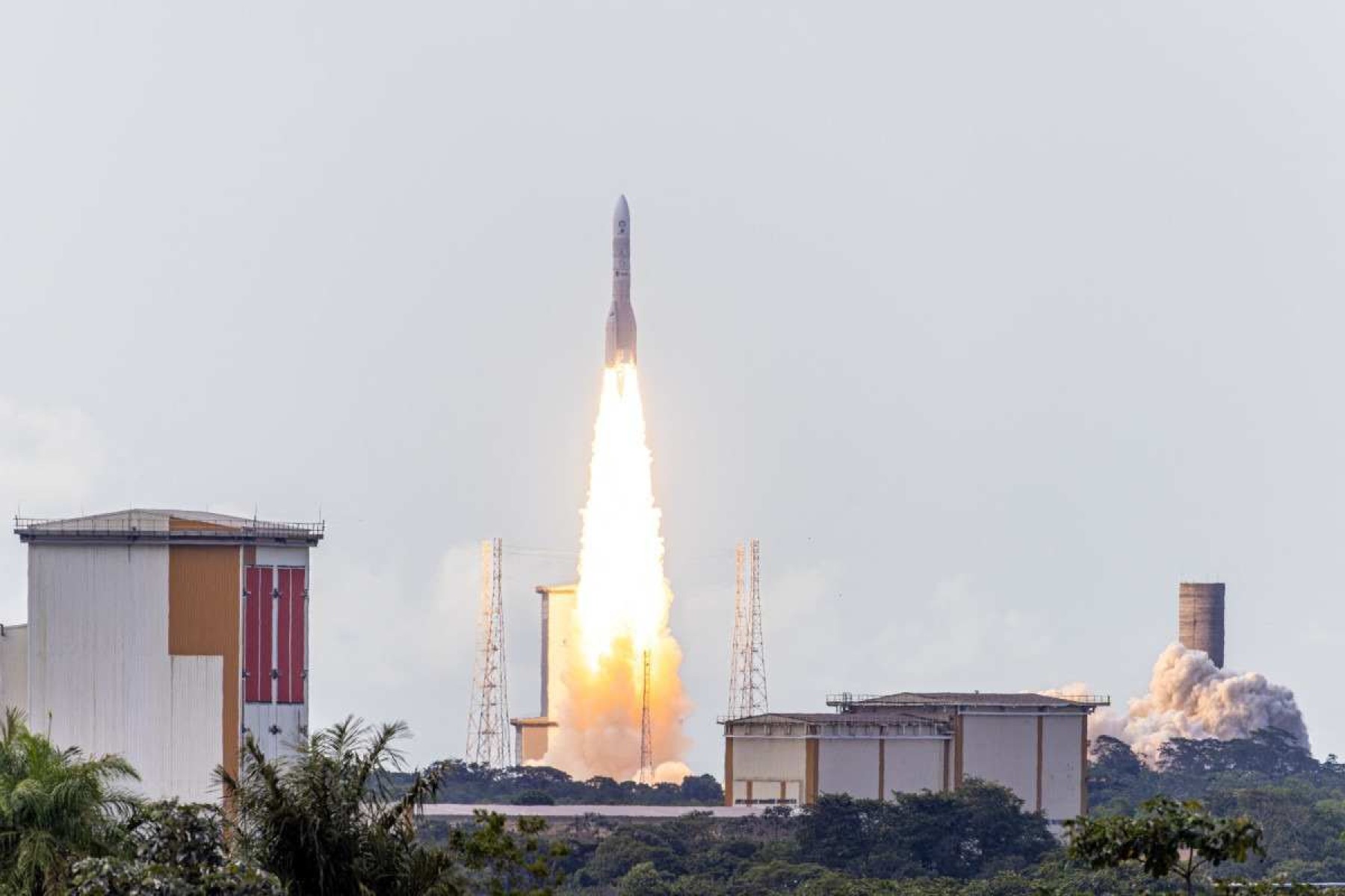 Europa volta à corrida espacial com lançamento de foguete na Guiana Francesa