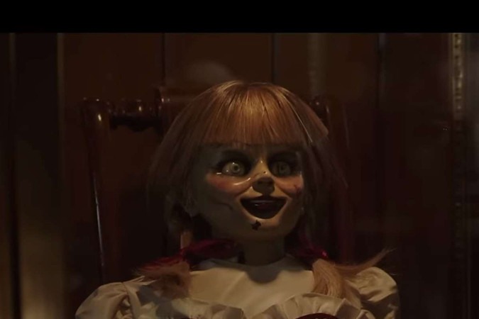 A Anabelle original, usada nas filmagens, foi um dos itens perdidos no incêndio -  (crédito: Reprodução/Warner Bros)