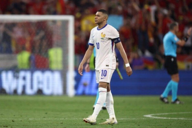 Mbappé em ação na semifinal da Eurocopa 2024 - Foto: Franck Fife/AFP via Getty Images -  (crédito: Franck Fife/AFP via Getty Images)