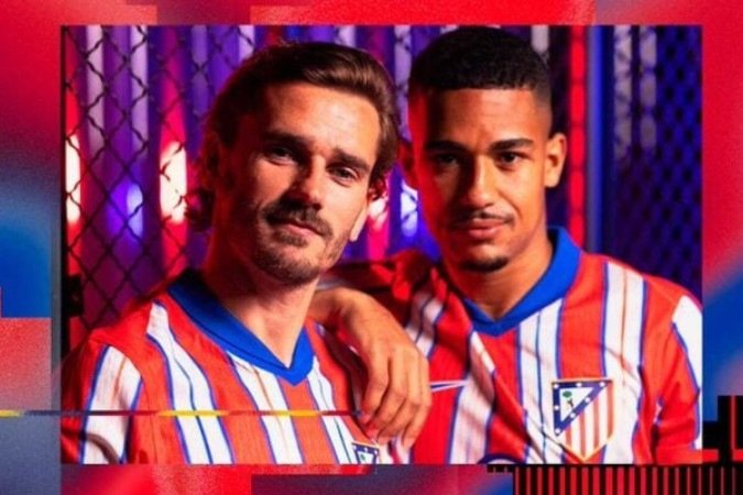 Antoine Griezmann e Samuel Lino posam com nova camisa do Atlético de Madrid - Foto: Reprodução / Redes Sociais -  (crédito: Reprodução / Redes Sociais)