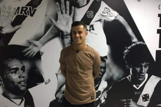 Torcedores cobram Vasco por atraso em anúncio de Coutinho -  (crédito: Foto: Twitter oficial do Vasco)