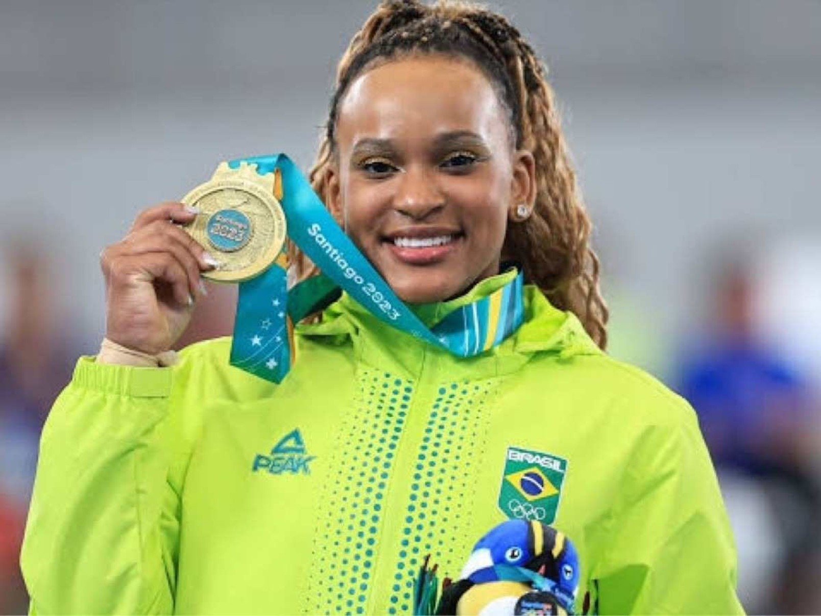 Rebeca Andrade tenta recorde com execução história do salto mais difícil da ginástica