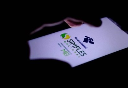 A escolha deve ser feita diretamente no Portal do Simples Nacional. Quem não se manifestar no prazo será automaticamente enquadrado no regime de apuração separado para IBS e CBS -  (crédito: CNI)