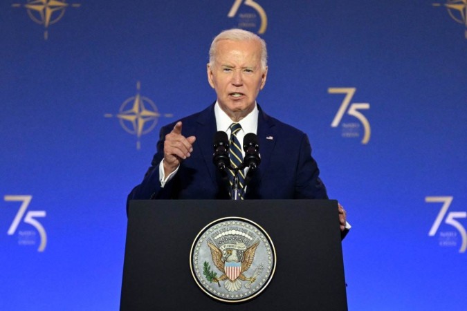 Biden justificou o erro dizendo que está muito concentrado em vencer o líder russo -  (crédito: Saul Loeb/AFP)