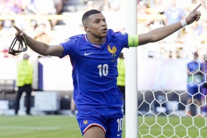 Mbappé durante a semifinal da Eurocopa 2024 - Foto: Franck Fife/AFP via Getty Images -  (crédito: Franck Fife/AFP via Getty Images)