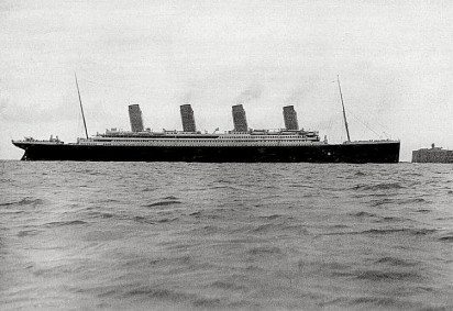 A história do lendário navio Titanic é conhecida mundialmente e foi impulsionada ainda mais pelo filme dirigido por James Cameron e estrelado por Leonardo DiCaprio e Kate Winslet em 1997.  -  (crédito: Autor desconhecido/Wikimedia Commons)